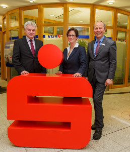 Vorstandstrio: Von links Uwe Borsum, Britta A. Sander und Vorsitzender Reinhard Meyer. foto:kasse