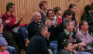 Zuschauerboom: In den Vorrunden waren die Sporthallen der Region (hier die KGS in Barsinghausen) immer wieder gut besucht. Nicht selten drückt die ganze Verwandtschaft ihrem Nachwuchs die Daumen. Foto: Bratke