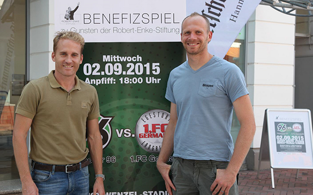 FOTO: Ex-96-Profi Markus Miller (rechts) und RES-Geschäftsführer Jan Baßler präsentieren.