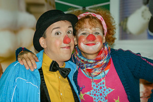FOTO 03: Auch mit dabei: Die Clinic Clowns aus Hannover sorgten für Spaß am MSA-Platz.