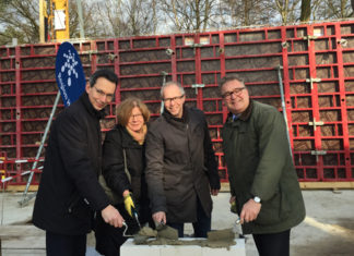 „Zeitkapsel“ wird im neuen Naturparkhaus eingemauert