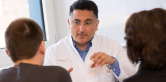 Corona: Dr. Mustafa Yilmaz, Leiter des Fachbereichs Gesundheit der Region Hannover, beobachtet eine deutliche Zunahme an Corona-Infektionen bei der Generation 60plus. Foto: Region Hannover