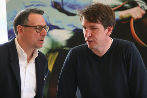 In Gesprächen: Martin Bader (links) und Daniel Stendel.