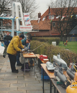 Abtauchen: Beim traditionellen U-Boot-Treffen der Barsinghäuser Schiffsmodellbauer war der FF-Trawler eher ein Exot.