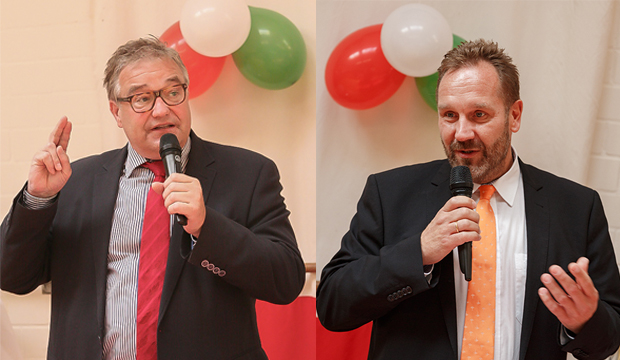 Gratulanten: Regionspräsident Hauke Jagau (links) und Bürgermeister Marc Lahmann.