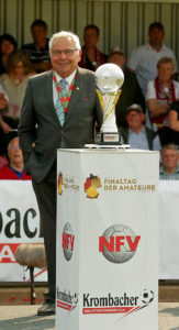 Vorfreude: NFV-Präsident Karl Rothmund beim jüngsten Finaltag der Amateure. Das Finale fand bei seinem Herzensclub in Egestorf statt. Fotos: NFV/Bratke 