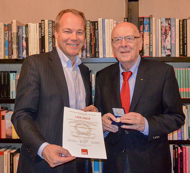 Herbert Droste für 60 Jahre SPDMitgliedschaft geehrt Deister Journal