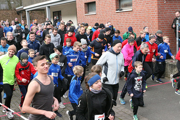 Letzte Sportveranstaltung des Jahres: Im Vorjahr zählte der Veranstalter rund 130 erwachsene und 30 jugendliche Läuferinnen und Läufer beim Silvesterlauf. Foto: Bratke