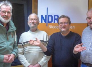 In der Plattenkiste: Von links Josef Nübel, Albert Wagener, Jens Krause und Harald Kemm. Foto: NDR