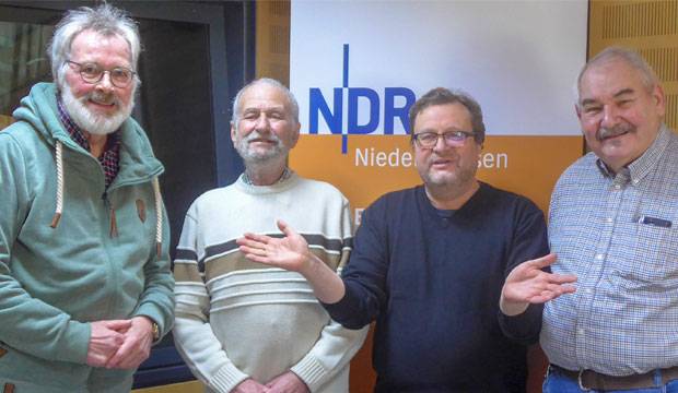 In der Plattenkiste: Von links Josef Nübel, Albert Wagener, Jens Krause und Harald Kemm. Foto: NDR
