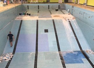 Erheblich beschädigt: Der Schwimmerbereich im Delfi-Bad Gehrden muss umfangreich saniert werden. Foto: Stadt Gehrden