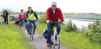 Regionspräsident Hauke Jagau geht auf Sommerradtour – und lädt Einwohnerinnen und Einwohner ein mitzukommen. Foto: Region Hannover