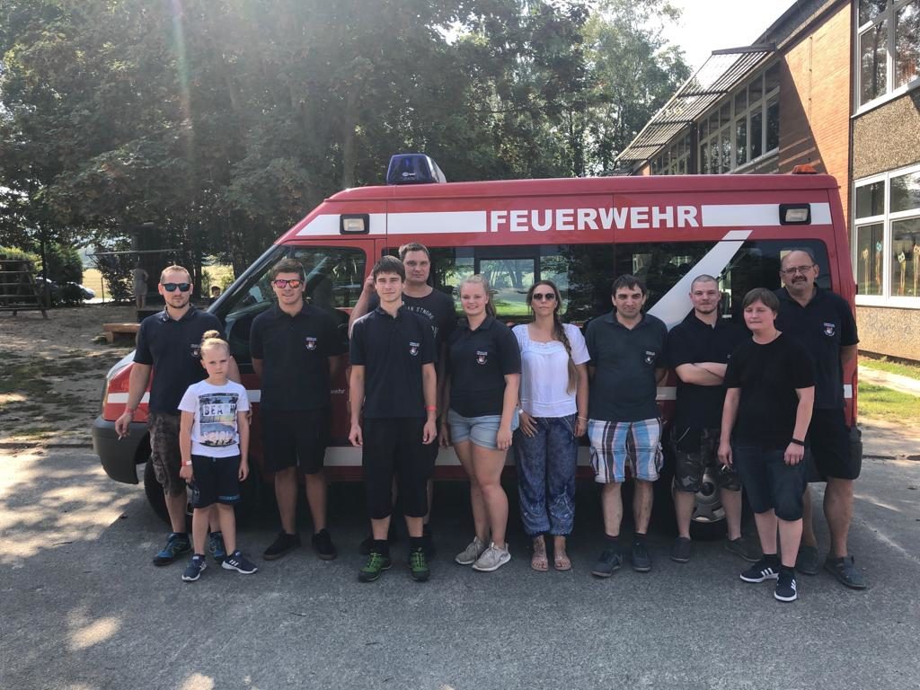 Die Delegation der Feuerwehr aus Volkach in Bayern reiste zum 110. Geburtstag der Ortswehr Egestorf an. Foto: FFW Egestorf
