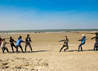 Alle an einem Strang: Gruppenspiel im Rahmen der Juleica-Ausbildung der Sportjugend in der SportRegion auf Norderney.