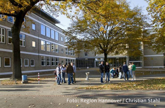 Kräftig investieren will die Region Hannover in die Digitalisierung ihrer Schulen - so wie hier in der BBS für Metall- und Elektrotechnik. Foto: Region Hannover / Christian Stahl