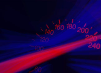 Durchgeknallt: Am Osterwochenende drückten etliche Zeitgenossen unverdrossen auf das Gaspedal. Einer raste mit Tempo 121 in die Polizeikontrolle - bei erlaubten 50 km/h.