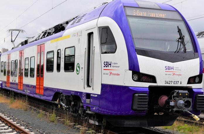 Die neuen Züge der Transdev Hannover GmbH sind bereits testweise am Start. Ab Juni 2022 übernehmen sie den S-Bahn-Verkehr in der Region Hannover. Foto: S-Bahn Hannover