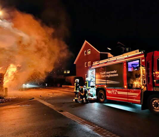 Das neue Jahr war noch keine halbe Stunde alt, das musste die Ortswehr Egestorf schon zu ihrem ersten Brandeinsatz ausrücken. Foto: Stadtfeuerwehr Barsinghausen