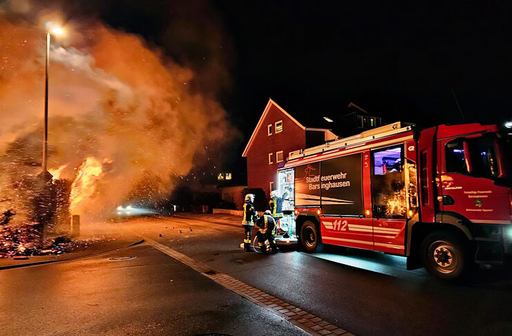 Das neue Jahr war noch keine halbe Stunde alt, das musste die Ortswehr Egestorf schon zu ihrem ersten Brandeinsatz ausrücken. Foto: Stadtfeuerwehr Barsinghausen