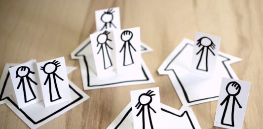 Pflegekinderdienst der Region sucht Pflegefamilien