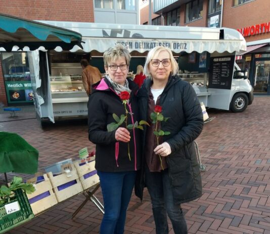 Blumen zum Weltfrauentag: Eine blumige Geste auf dem Wochenmarkt